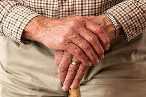 Aktywni seniorzy – mnóstwo darmowych warsztatów dla osób starszych