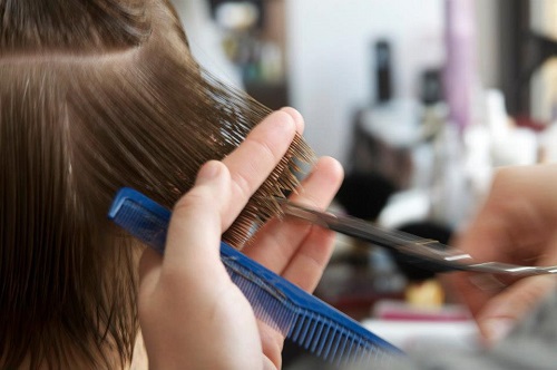 Daj Włos! Przyjdź na darmowe strzyżenie i podaruj swoje włosy kobietom walczącym z rakiem