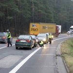 26-latek zginął pod kołami samochodu. Leżał na środku drogi