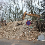 Budynek przy ul. Liniarskiego 1a wyburzony. Będzie tam parking