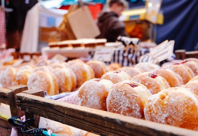 W gastronomii, biurze czy przy naprawie komputerów. Sprawdzamy najnowsze oferty pracy