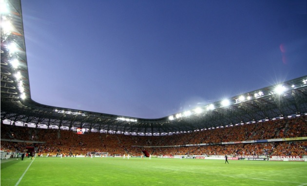 Stadion wciąż bez sponsora tytularnego, ale z gastronomią