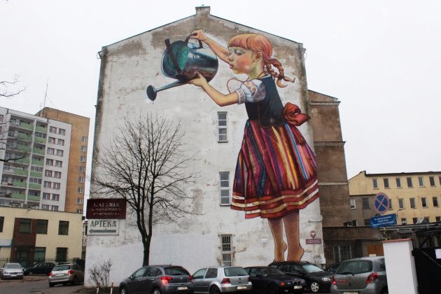 Walka o mural Dziewczynka z konewką. Sprawę rozstrzygnie minister kultury