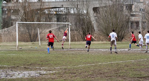 Podlaski futbol. Zaległości w IV lidze i sparingi. Wyniki weekendowych spotkań