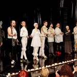 Brawurowy spektakl. Nowoczesny i pełen zwrotów akcji "Kandyd"