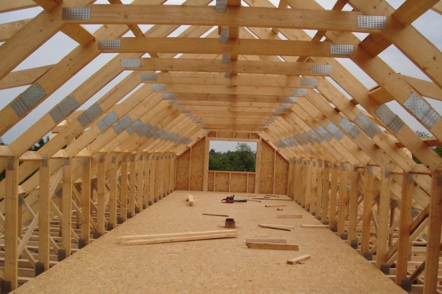 Prefabrykowana drewniana więźba dachowa, kolejny krok do prefabrykacji całych budynków