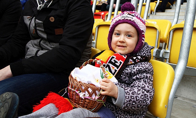 Na Rynku Kościuszki i Stadionie Miejskim poświęcono pokarmy [ZDJĘCIA]