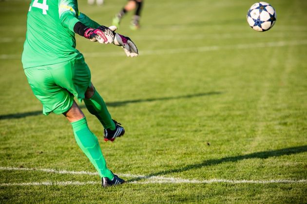 Podlaski futbol. Gra IV liga, wraca KOS. Wyniki weekendowych spotkań