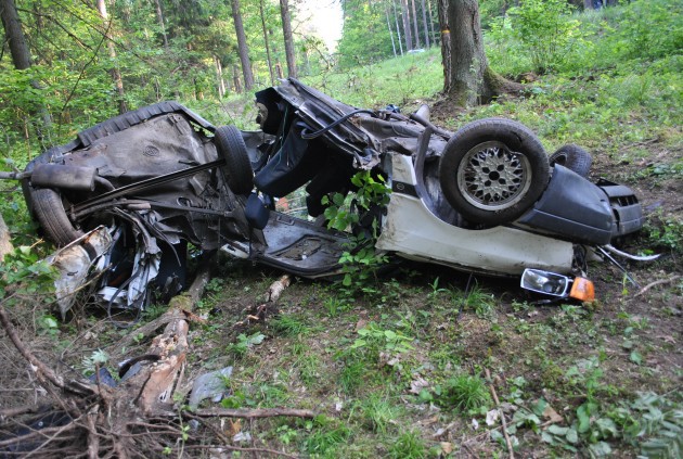 Śmiertelny wypadek koło Augustowa. Nie wiadomo, kto kierował autem