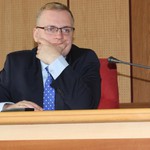 Apel o przyzwoitość nie poskutkował. Marcin Szczudło nadal wiceprzewodniczącym rady miasta