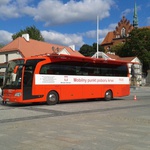 Krwiobus stanie na Rynku Kościuszki