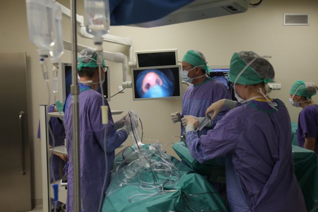 Lekarze z USK pokazali w Senacie swoją innowacyjną metodę operacji czaszki