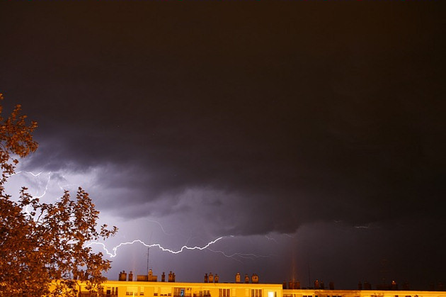 Pierwszy stopień zagrożenia. Meteorolodzy ostrzegają przed burzami z gradem