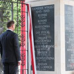 Na Grobie Nieznanego Żołnierza odsłonięto tablicę poświęconą obławie augustowskiej