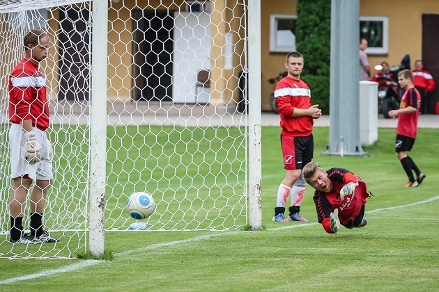 Podlaski futbol. Gra IV liga i KOS, startuje A-klasa. Wyniki weekendowych spotkań