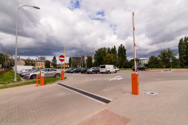 Duży parking w centrum już działa. Jest darmowy, ale nie dla wszystkich