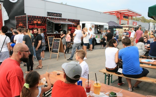 Restauracje i bary na kółkach. Duże zainteresowanie zlotem food trucków