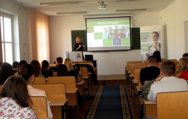 Studenci są zainteresowani targami na UwB. Niektórzy już znaleźli pracę