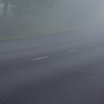 Samochód uderzył w drzewo. Wtedy pojawili się oni 