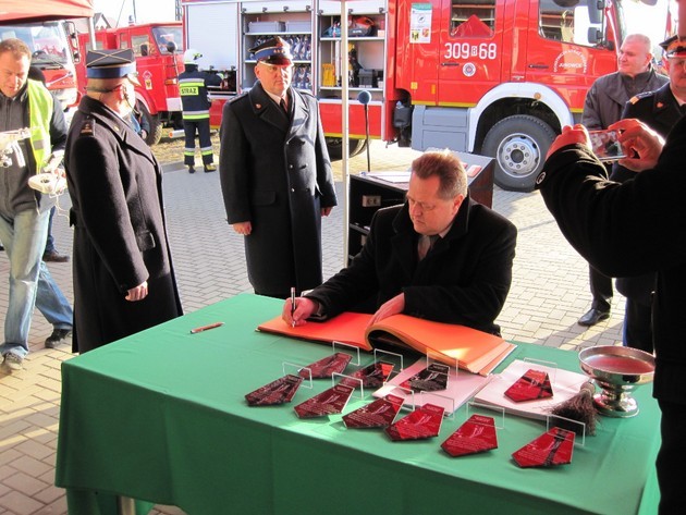 OSP w Jurowcach ma nowy samochód ratowniczo-gaśniczy