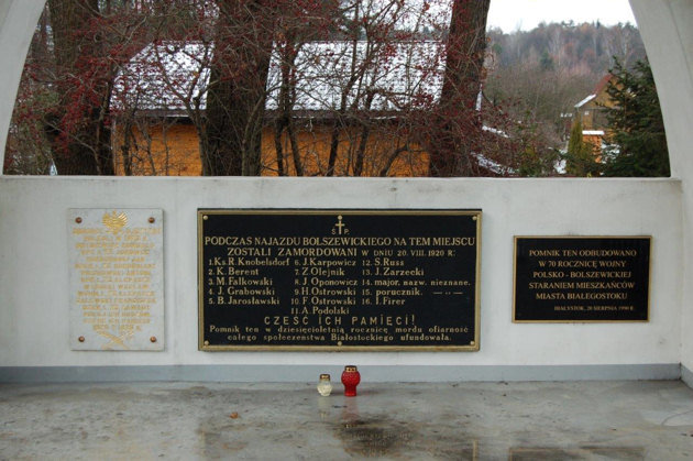 Historyczna tablica pojawiła się na pomniku przy ul. Maczka