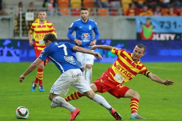 Mikołajkowa atmosfera i mecz pełen prezentów. Jagiellonia wróciła na fotel lidera