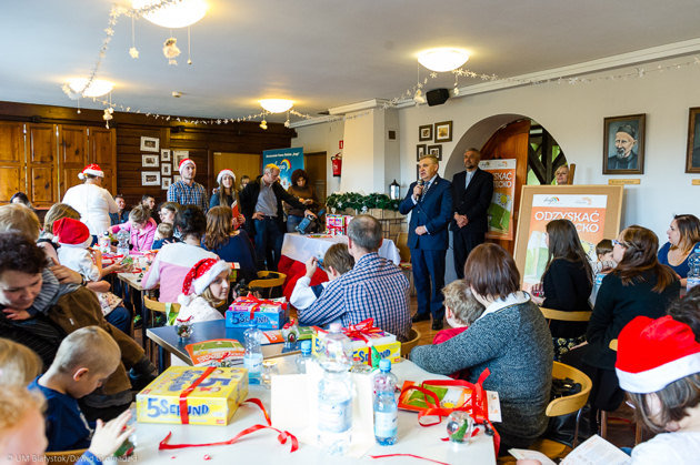 Odzyskać dziecko. Dzięki programowi do rodzin powróciło 30 maluchów