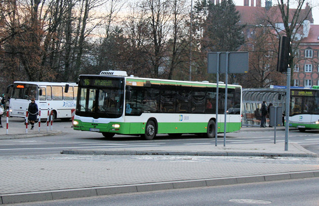 Uwaga. Awaria wodociągu pod ul. Gajową. Objazdy autobusów BKM