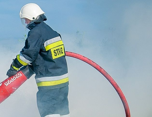 Pali się hala w Fabryce Mączki Kostnej w gminie Rutki