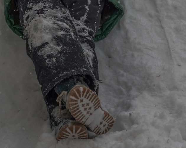 Jeden nie wiedział, gdzie się znajduje, drugi wybrał się na spacer po torach