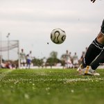 Ściąga kibica. Gra Ekstraklasa. Ze snu budzi się także I liga