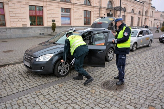 Mundurowi kontrolowali taksówki. Ujawnili kilkadziesiąt wykroczeń