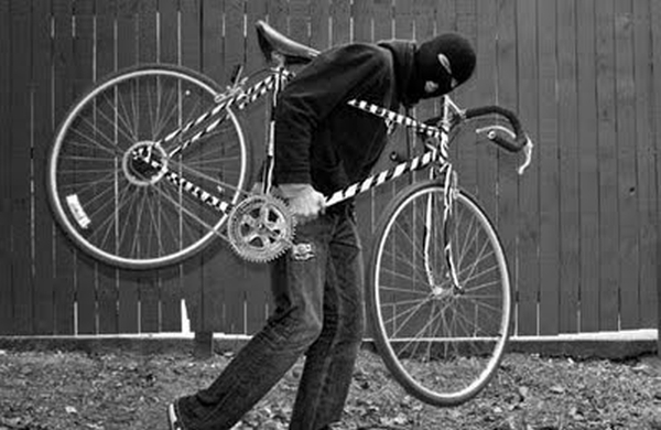 Jak zabezpieczyć rower przed kradzieżą? Policjanci radzą