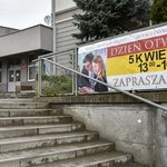 Szkoły zapraszają w swoje mury potencjalnych kandydatów. Codziennie można odwiedzić inną