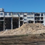 Kultowy akademik znika w oczach. "Kujonek" rozbierany
