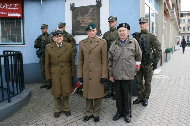 "Czerpiemy z historii naszego patrona". Podlaska OT uczciła pamięć Władysława Liniarskiego