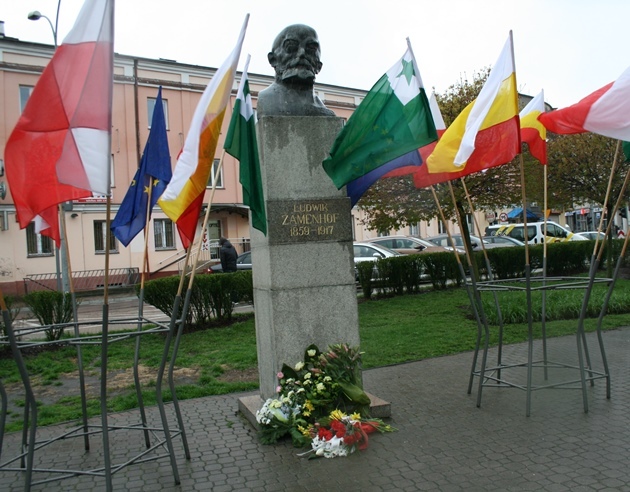 Sto lat temu zmarł Ludwik Zamenhof. Prezydent złożył kwiaty, radni stanowisko