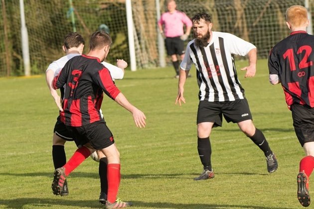 Ściąga kibica. Gra Ekstraklasa, I, II i III liga, a także CLJ. Wyniki weekendowych spotkań