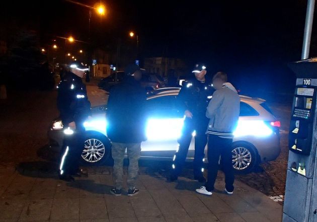 Policjanci zapewniali spokój w rejonie nocnych klubów. Kolejne działania "Dyskoteka"