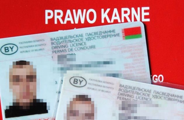 Jeden mężczyzna i dwa podrobione "prawka"