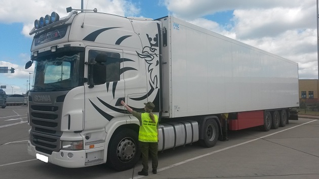 Białorusin próbował wywieźć z Polski samochód ciężarowy z naczepą