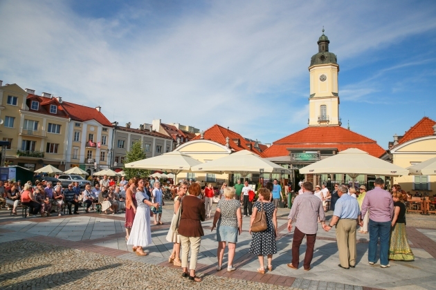 Imprezy plenerowe na rynku, degustacje i wycieczka. Festiwal "Zachor" przed nami [WIDEO]