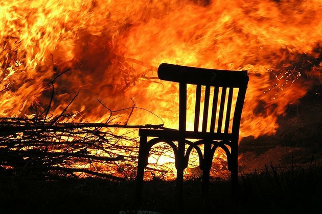 Pożar w Białowieży. Spłonął drewniany dom