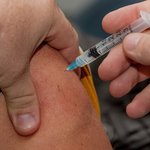 Bezpłatne szczepienia dla seniorów. Miasto proponuje nowy program