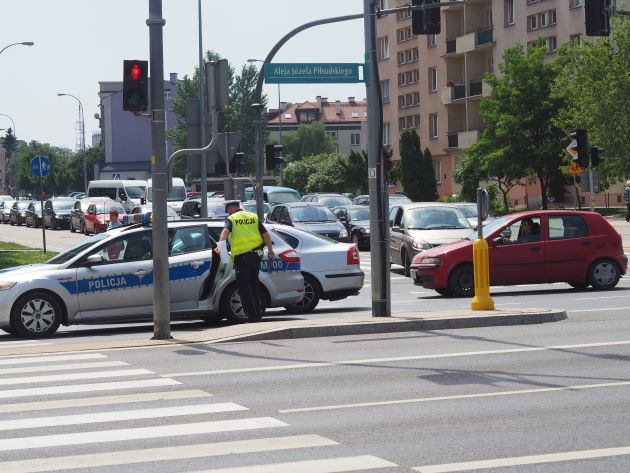 Wypadek na al. Piłsudskiego. Kobieta potrąciła 16-letniego rowerzystę