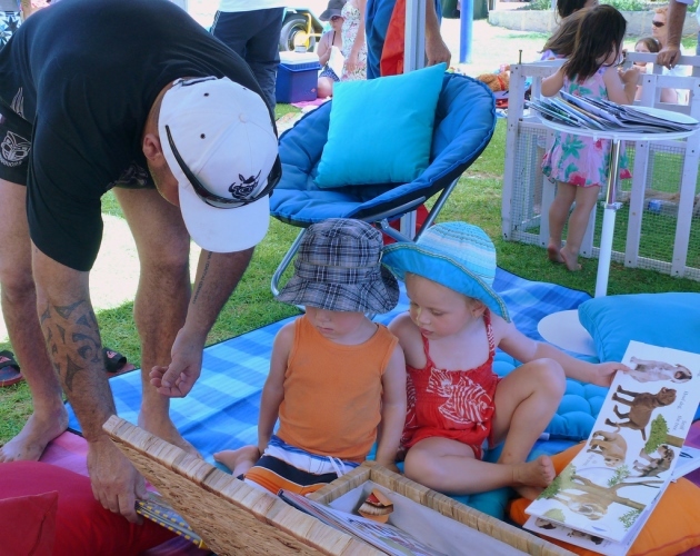 Plażowanie i czytanie. Dobry pomysł na wakacje