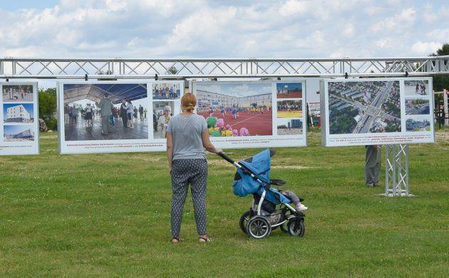 Zdjęcia Białegostoku "wędrują" po osiedlach. Przypominają o wydarzeniach i inwestycjach