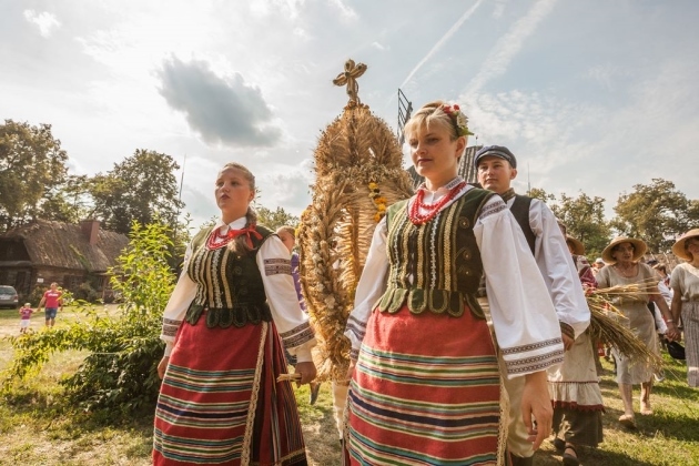 Podlaskie Święto Chleba. Pokazy dawnych zwyczajów i występy gwiazd [WIDEO]