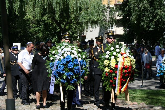 "To była walka o godność". 74. rocznica powstania w getcie