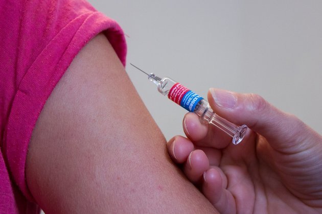Bezpłatne szczepienia dla seniorów dostępne od początku września